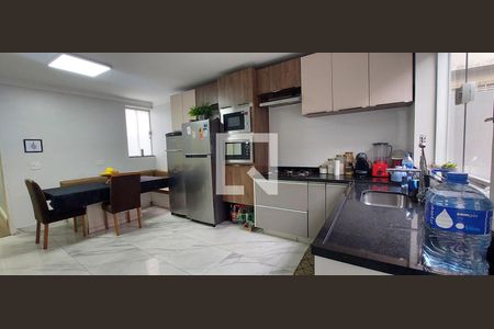 Casa à venda com 140m², 3 quartos e 2 vagas Casa à venda com 140m², 3 quartos e 2 vagasCozinha