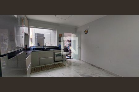 Casa à venda com 140m², 3 quartos e 2 vagas Casa à venda com 140m², 3 quartos e 2 vagasCozinha