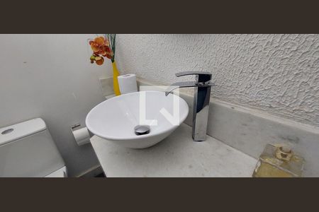 Lavabo de casa à venda com 3 quartos, 140m² em Vila Pires, Santo André