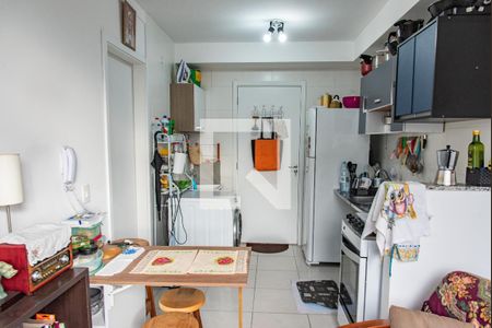 Sala/cozinha de apartamento para alugar com 1 quarto, 27m² em Cambuci, São Paulo