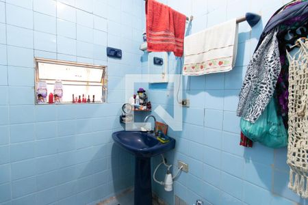 Casa à venda com 120m², 4 quartos e 2 vagasBanheiro 2