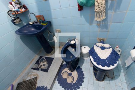 Casa à venda com 120m², 4 quartos e 2 vagasBanheiro 2