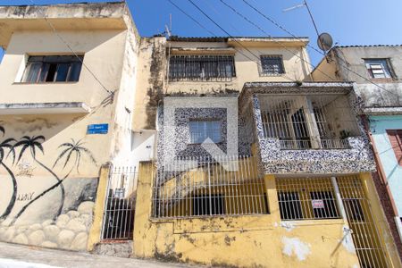 Casa à venda com 120m², 4 quartos e 2 vagasFachada