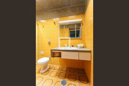 Casa à venda com 260m², 4 quartos e 4 vagasBanheiro da Suíte