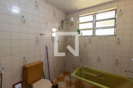 Casa à venda com 250m², 8 quartos e sem vaga Casa à venda com 250m², 8 quartos e sem vagaBanheiro