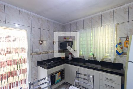 Casa à venda com 250m², 8 quartos e sem vaga Casa à venda com 250m², 8 quartos e sem vagaCozinha 2