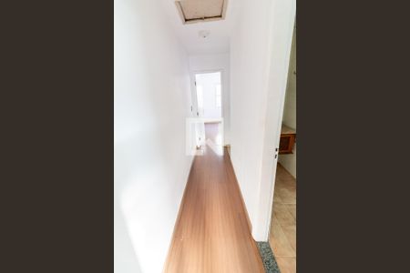 Casa à venda com 110m², 3 quartos e 2 vagas Casa à venda com 110m², 3 quartos e 2 vagasCorredor