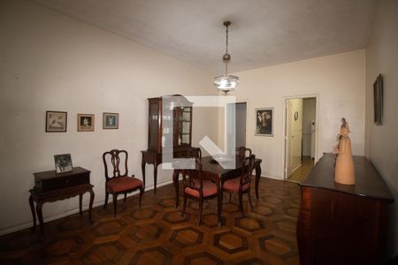 Apartamento à venda com 180m², 4 quartos e 1 vagaSala de jantar