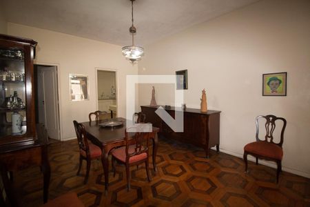 Apartamento à venda com 180m², 4 quartos e 1 vagaSala de jantar