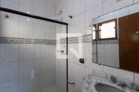 Casa à venda com 317m², 4 quartos e 4 vagasBanheiro da Suíte 2