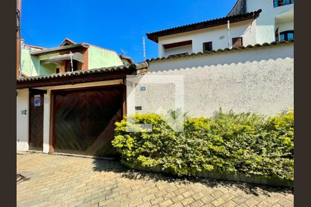 Casa à venda com 317m², 4 quartos e 4 vagasFachada