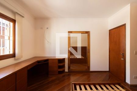 Casa à venda com 317m², 4 quartos e 4 vagasSuíte 3