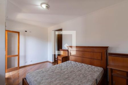 Casa à venda com 317m², 4 quartos e 4 vagasSuíte 1