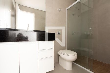 Apartamento para alugar com 180m², 3 quartos e 2 vagas Apartamento para alugar com 180m², 3 quartos e 2 vagasBanheiro da Suíte 1