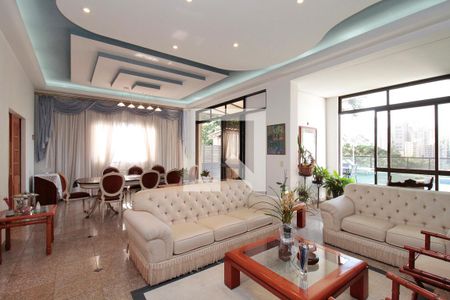 Sala de casa à venda com 5 quartos, 720m² em Pacaembu, São Paulo