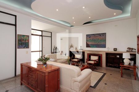 Sala de casa à venda com 5 quartos, 720m² em Pacaembu, São Paulo