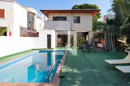 Casa à venda com 720m², 5 quartos e 5 vagasÁrea Externa