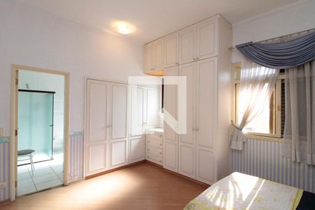 Casa à venda com 720m², 5 quartos e 5 vagasSuíte 3