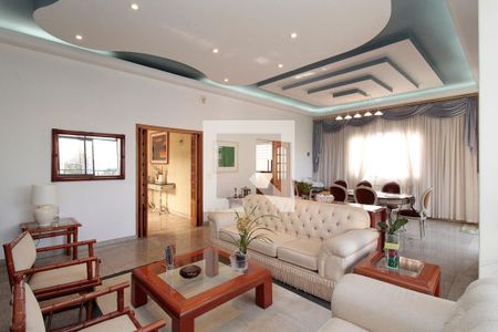 Sala de casa à venda com 5 quartos, 720m² em Pacaembu, São Paulo