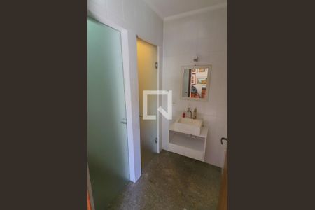 Casa de condomínio à venda com 420m², 4 quartos e 5 vagasBanheiro Salão de festas