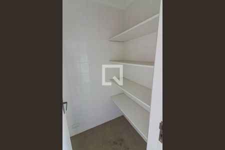 Casa de condomínio à venda com 420m², 4 quartos e 5 vagasLavanderia