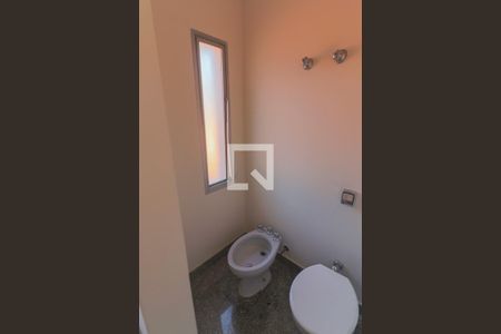 Casa de condomínio à venda com 420m², 4 quartos e 5 vagasBanheiro Quarto 3 e 4