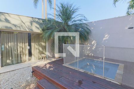 Casa de condomínio à venda com 420m², 4 quartos e 5 vagasÁrea comum - Piscina