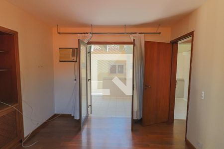 Casa de condomínio à venda com 420m², 4 quartos e 5 vagasSuite 01