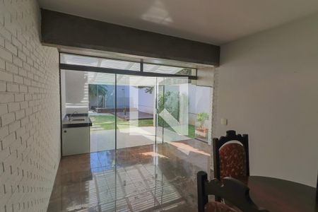 Casa de condomínio à venda com 420m², 4 quartos e 5 vagasSala Jantar