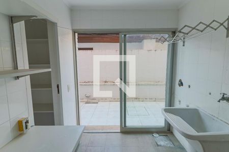 Casa de condomínio à venda com 420m², 4 quartos e 5 vagasLavanderia