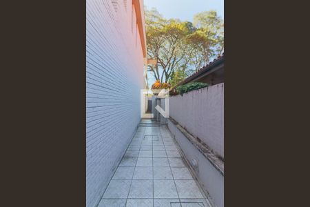 Casa de condomínio à venda com 420m², 4 quartos e 5 vagasCorredor Lateral