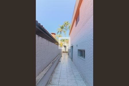 Casa de condomínio à venda com 420m², 4 quartos e 5 vagasCorredor Lateral
