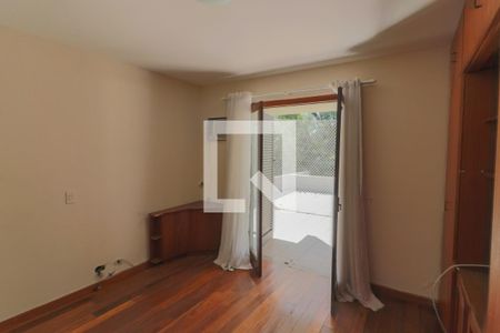 Casa de condomínio à venda com 420m², 4 quartos e 5 vagasQuarto 3