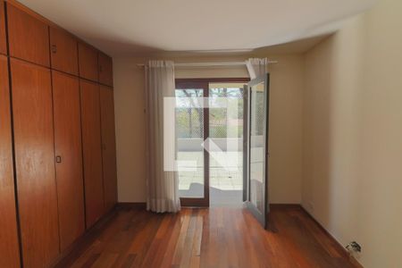 Casa de condomínio à venda com 420m², 4 quartos e 5 vagasQuarto 4