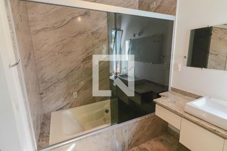 Casa de condomínio à venda com 420m², 4 quartos e 5 vagasSuite 02