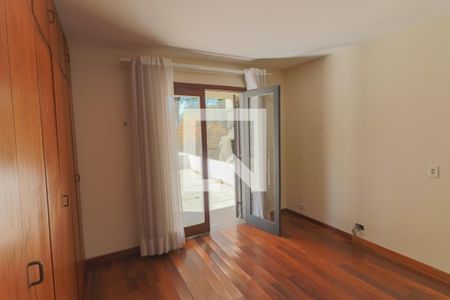 Casa de condomínio à venda com 420m², 4 quartos e 5 vagasQuarto 4