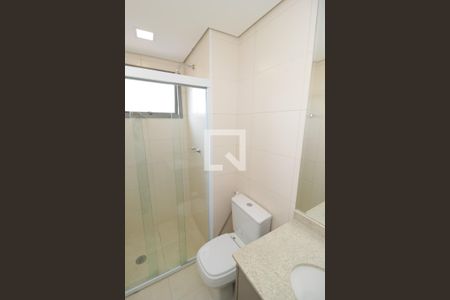 Apartamento à venda com 83m², 2 quartos e 2 vagasBanheiro da Suíte 2 - Box