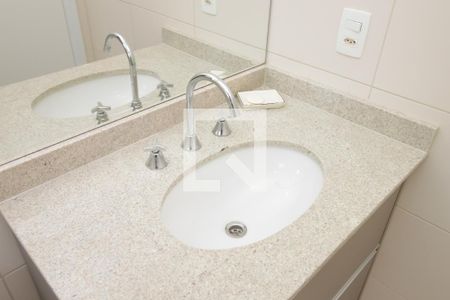 Apartamento à venda com 83m², 2 quartos e 2 vagasBanheiro da Suíte 2 - Torneira