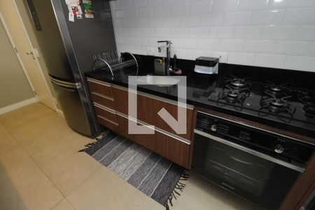 Apartamento à venda com 83m², 2 quartos e 2 vagasCozinha - Armários