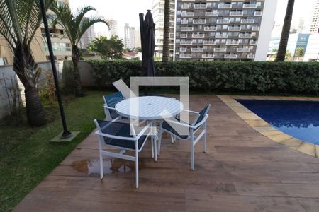 Apartamento à venda com 83m², 2 quartos e 2 vagasÁrea comum - Piscina