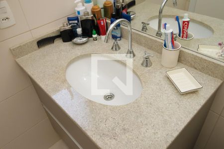 Apartamento à venda com 83m², 2 quartos e 2 vagasBanheiro da Suíte 1 - Torneira