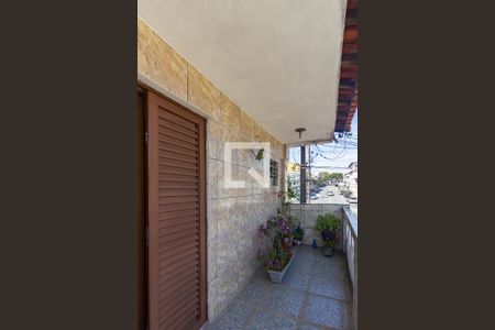 Vista de casa à venda com 3 quartos, 163m² em Cidade das Flores, Osasco