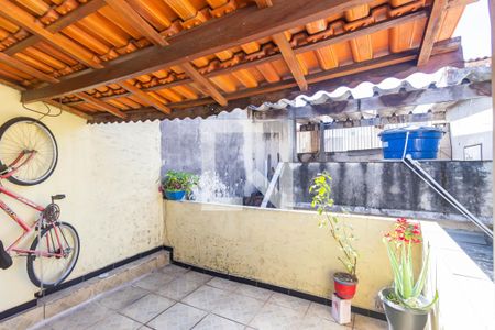 Casa à venda com 163m², 3 quartos e 2 vagas Casa à venda com 163m², 3 quartos e 2 vagasTerraço