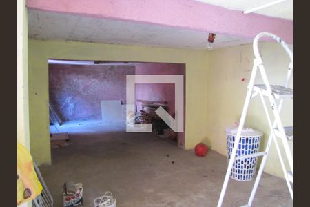 Casa à venda com 110m², 4 quartos e 4 vagasPorão