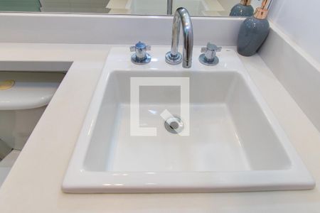 Casa de condomínio à venda com 110m², 3 quartos e 2 vagas Casa de condomínio à venda com 110m², 3 quartos e 2 vagasBanheiro da Suíte