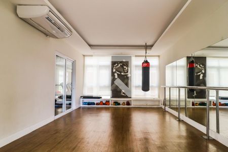 Apartamento à venda com 79m², 2 quartos e 1 vaga Apartamento à venda com 79m², 2 quartos e 1 vagaAcademia