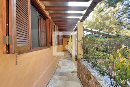 Casa de condomínio à venda com 950m², 4 quartos e 10 vagas Casa de condomínio à venda com 950m², 4 quartos e 10 vagasÁrea externa