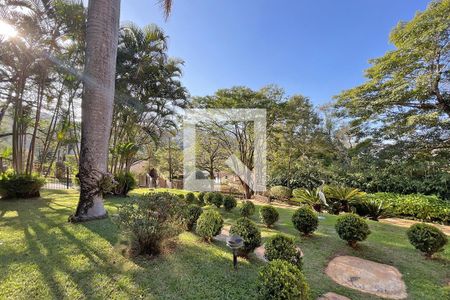 Casa de condomínio à venda com 950m², 4 quartos e 10 vagas Casa de condomínio à venda com 950m², 4 quartos e 10 vagasÁrea externa