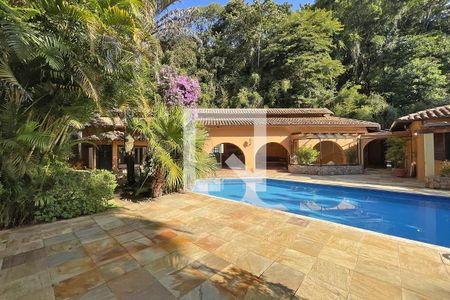 Casa de condomínio à venda com 950m², 4 quartos e 10 vagas Casa de condomínio à venda com 950m², 4 quartos e 10 vagasÁrea externa