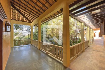Casa de condomínio à venda com 950m², 4 quartos e 10 vagas Casa de condomínio à venda com 950m², 4 quartos e 10 vagasVaranda